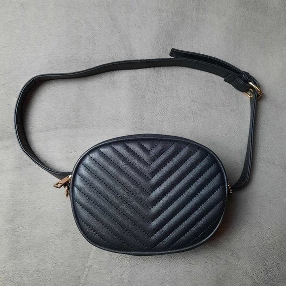 Small black handbag. - Picture 5 of 9